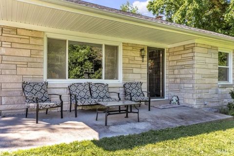 Tiny photo for 937 W 6th Street, Jasper, IN 47546 (MLS # 202618419)