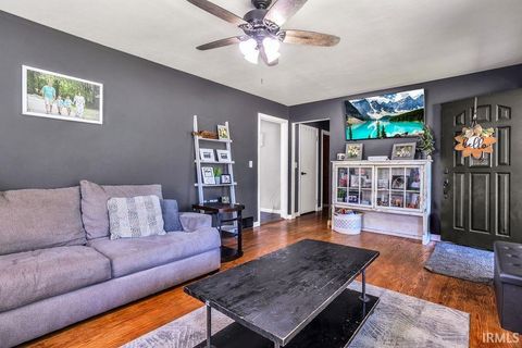 Tiny photo for 937 W 6th Street, Jasper, IN 47546 (MLS # 202618419)