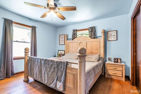 Tiny photo for 937 W 6th Street, Jasper, IN 47546 (MLS # 202618419)
