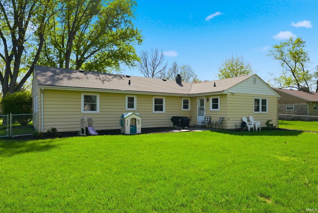 Photo of 5332 Gardenview Avenue, Fort Wayne, IN 46809 (MLS # 202614761)