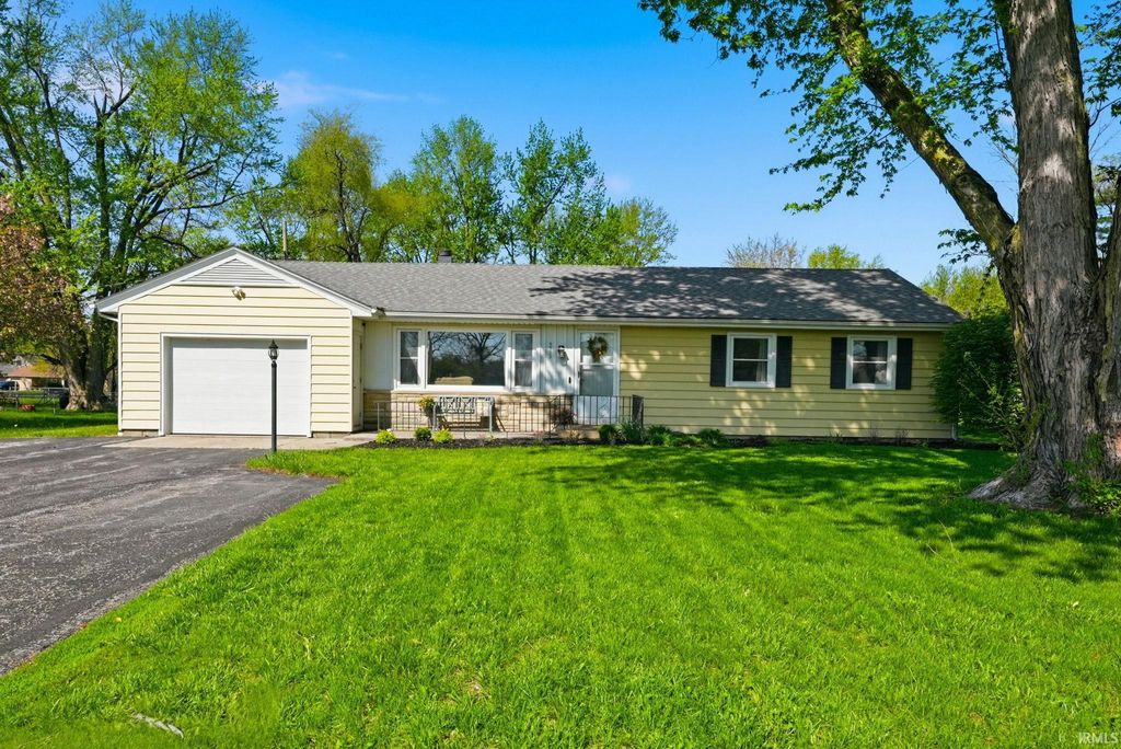Photo of 5332 Gardenview Avenue, Fort Wayne, IN 46809 (MLS # 202614761)