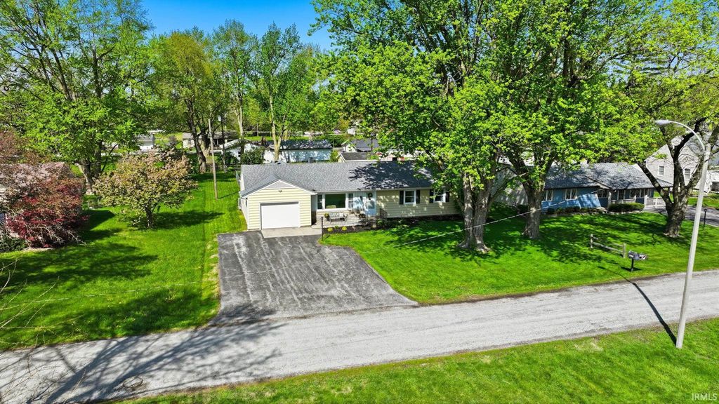 Photo of 5332 Gardenview Avenue, Fort Wayne, IN 46809 (MLS # 202614761)