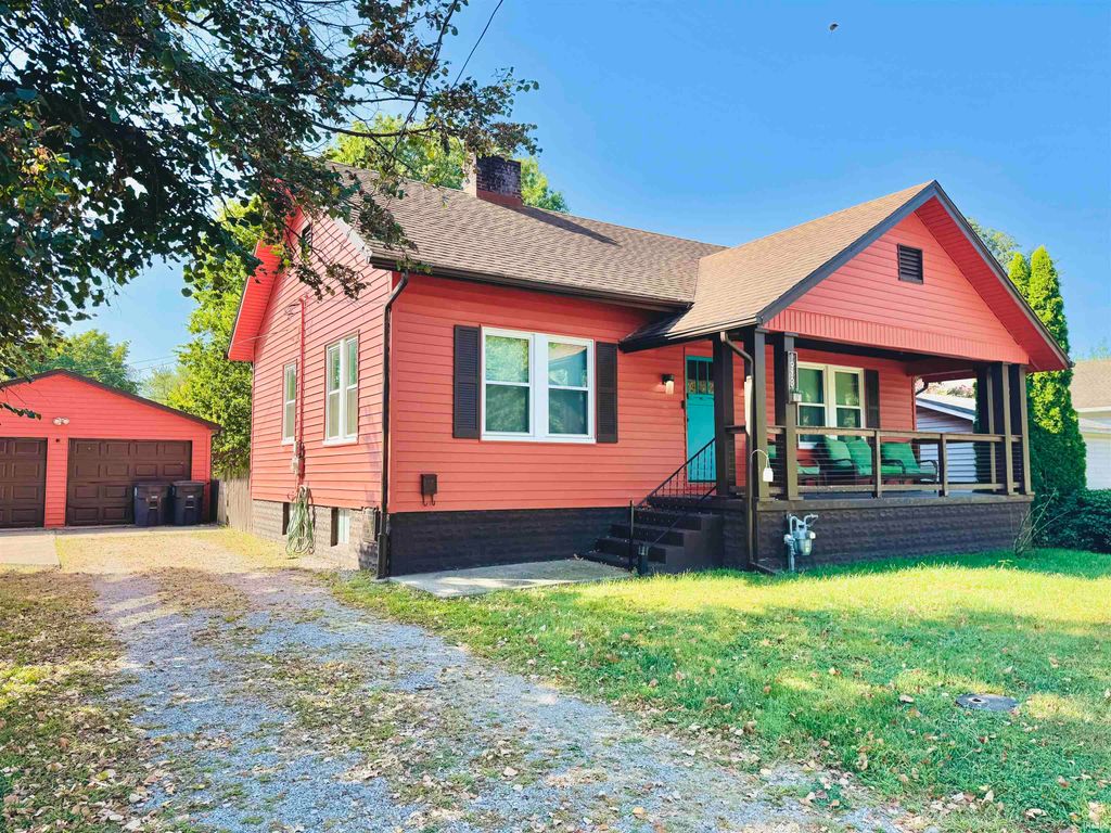 Photo of 1913 Monroe Avenue, Evansville, IN 47714 (MLS # 202537804)