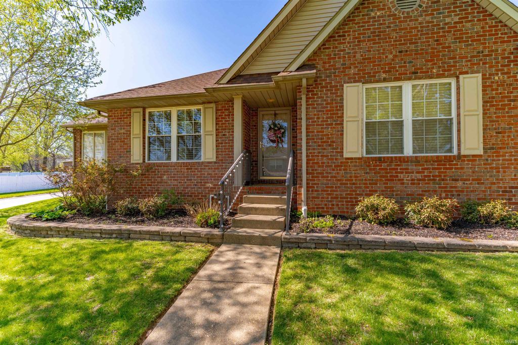 Photo of 8016 Bayberry Drive, Evansville, IN 47711 (MLS # 202612542)