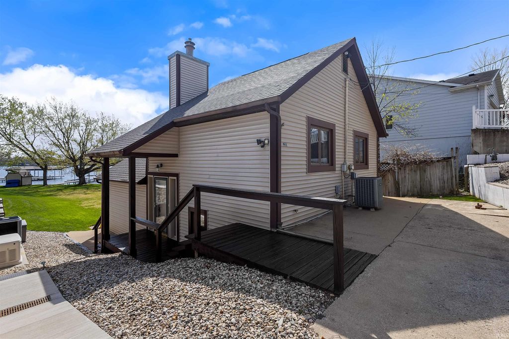 Photo of 5289 S Gingrich Court, Monticello, IN 47960 (MLS # 202612861)