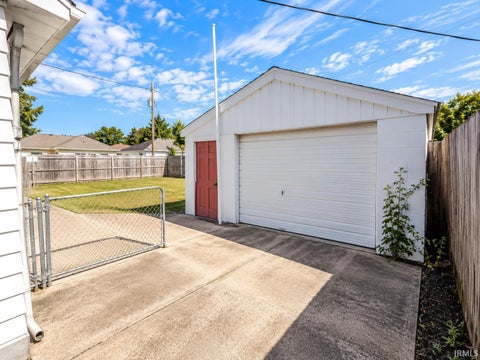 Tiny photo for 418 N State Street, Mishawaka, IN 46544 (MLS # 202636029)