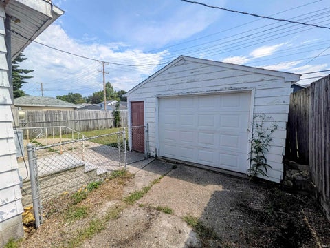 Tiny photo for 418 N State Street, Mishawaka, IN 46544 (MLS # 202636029)