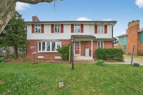 Photo of 1604 Hoover Avenue, South Bend, IN 46615 (MLS # 202610361)