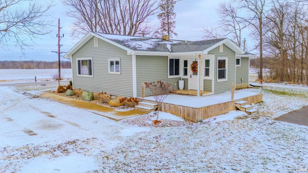 Photo of 2013 S Meridian Road, Wabash, IN 46992 (MLS # 202549436)