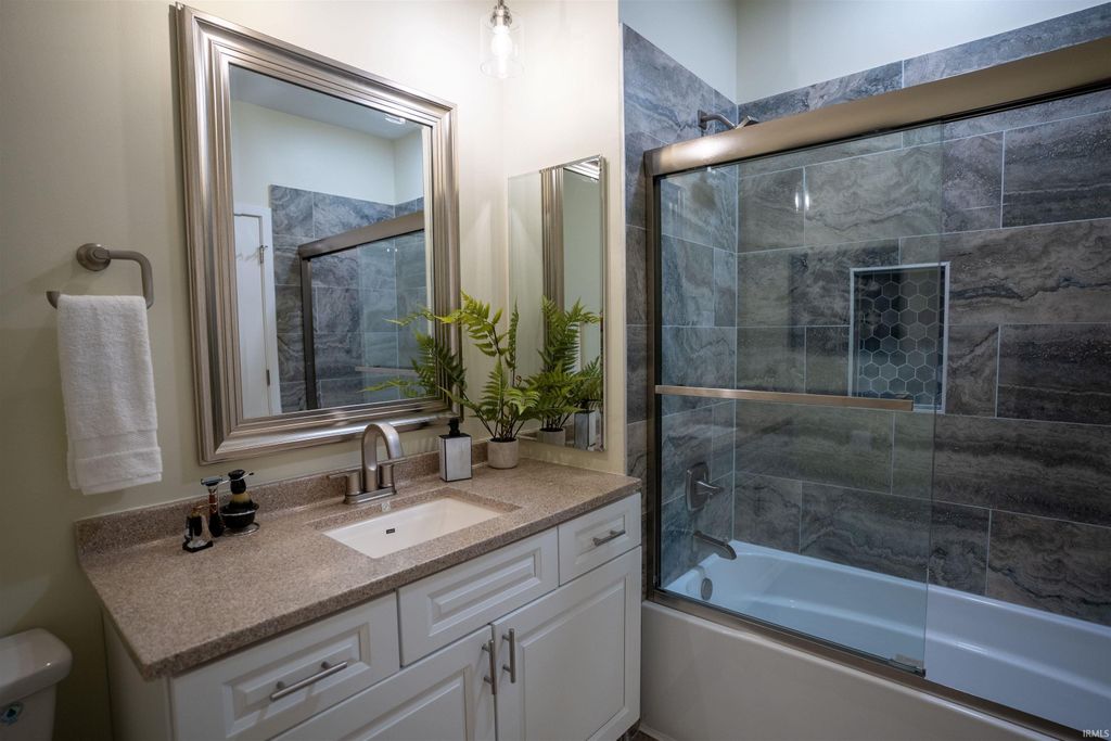 Photo of 116 W Mishawaka Avenue #401, Mishawaka, IN 46545 (MLS # 202609441)