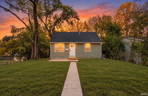 Tiny photo for 1015 Joseph Street, Lafayette, IN 47905 (MLS # 202644874)