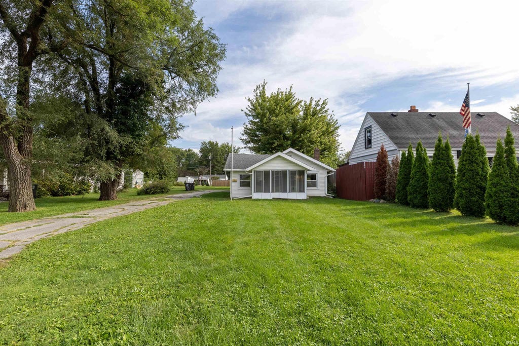 Photo of 2215 Rehm Drive, Fort Wayne, IN 46819 (MLS # 202637822)