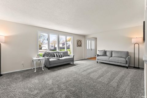 Tiny photo for 4121 Moorfield Lane, Fort Wayne, IN 46816 (MLS # 202611922)