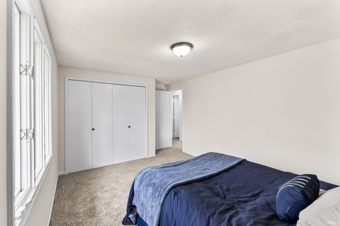 Tiny photo for 4121 Moorfield Lane, Fort Wayne, IN 46816 (MLS # 202611922)