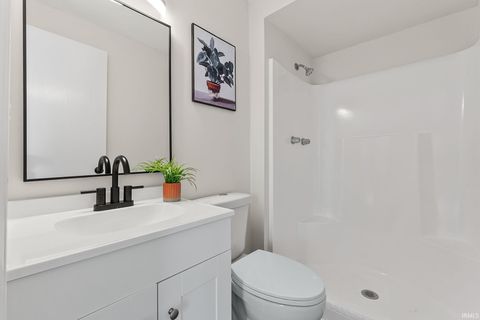 Tiny photo for 4121 Moorfield Lane, Fort Wayne, IN 46816 (MLS # 202611922)