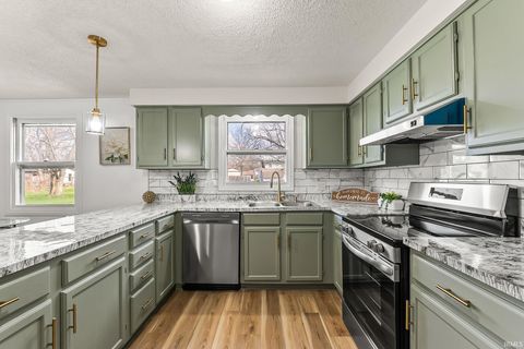 Tiny photo for 4121 Moorfield Lane, Fort Wayne, IN 46816 (MLS # 202611922)