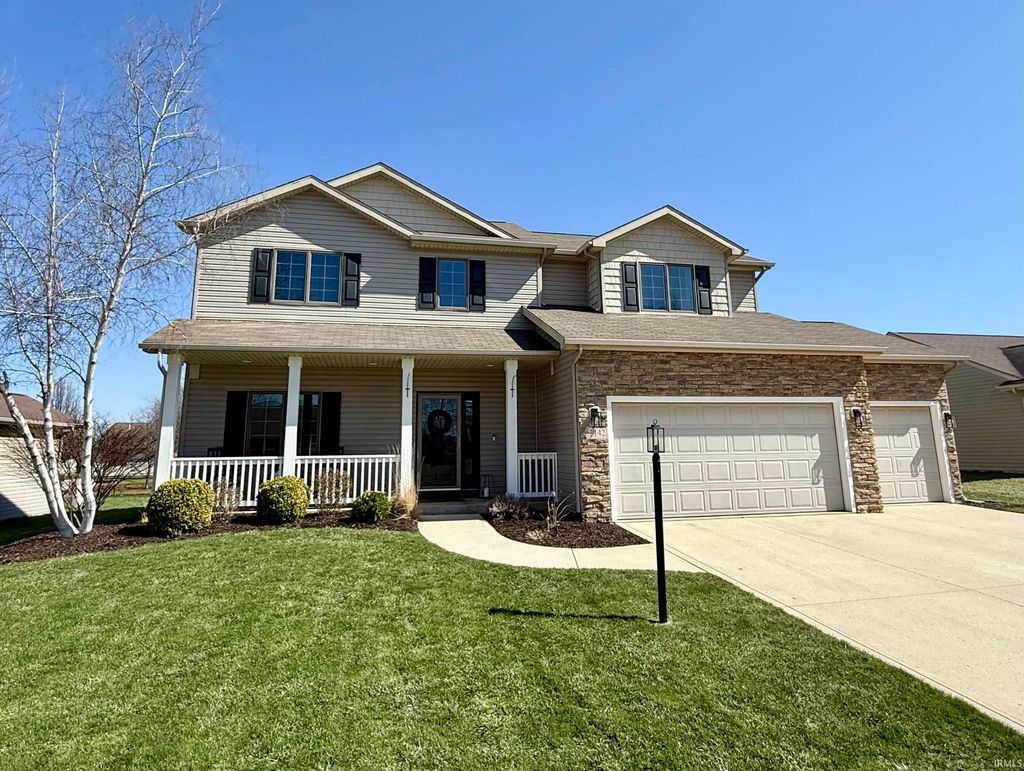 Photo of 2142 Laurelwood Drive, Warsaw, IN 46580 (MLS # 202609125)