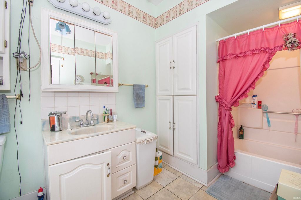 Photo of 1604 Dowling Street, Kendallville, IN 46755 (MLS # 202610501)