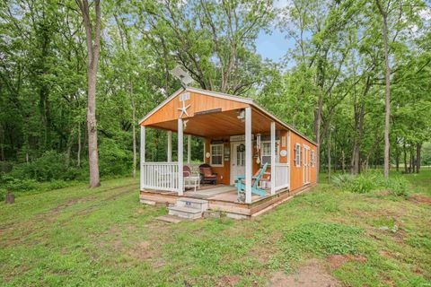Tiny photo for 4774 E CR 225 N, Logansport, IN 46947 (MLS # 202622071)