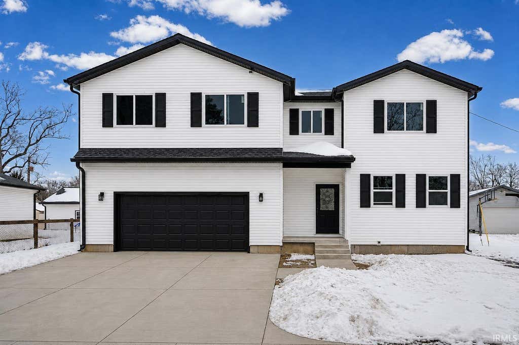 Photo of 318 W First Street, Mulberry, IN 46058 (MLS # 202631386)