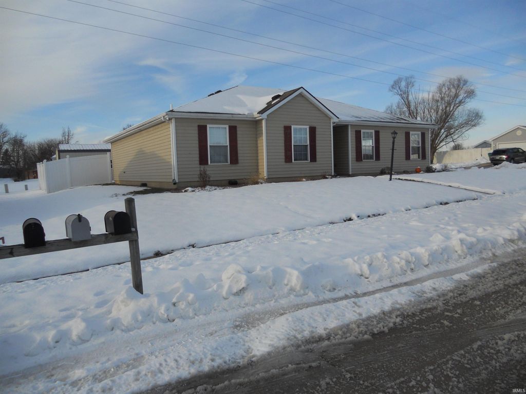 Photo of 9837 La Mesa Drive, Fort Wayne, IN 46825 (MLS # 202548453)