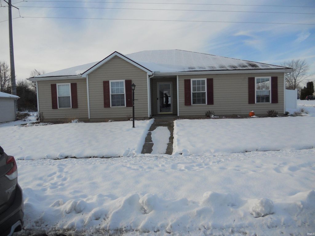 Photo of 9837 La Mesa Drive, Fort Wayne, IN 46825 (MLS # 202548453)