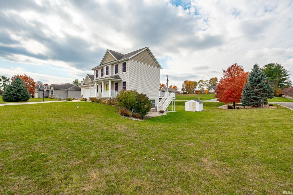 Photo of 1199 N Slateview Court, Warsaw, IN 46582 (MLS # 202548193)