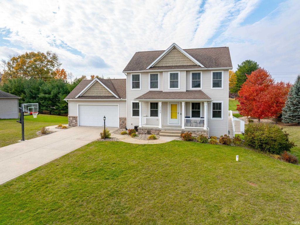 Photo of 1199 N Slateview Court, Warsaw, IN 46582 (MLS # 202548193)