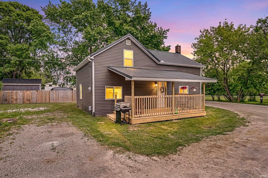 Photo of 5982 County Road 7, Garrett, IN 46738 (MLS # 202621211)