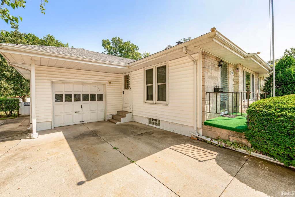 Photo of 405 W Angela Boulevard, South Bend, IN 46617 (MLS # 202634455)