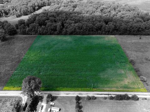 Tiny photo for 400 N US Highway 421, Medaryville, IN 47957 (MLS # 202603089)