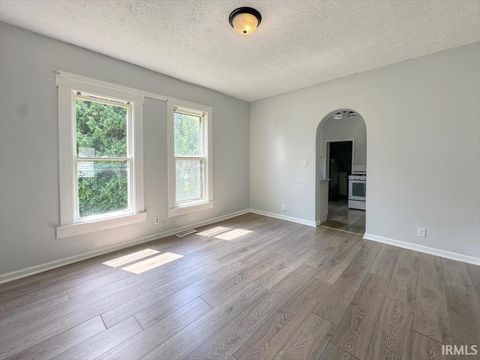 Tiny photo for 1515 N INDIANA Avenue, Kokomo, IN 46901 (MLS # 202532493)