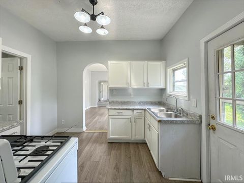 Tiny photo for 1515 N INDIANA Avenue, Kokomo, IN 46901 (MLS # 202532493)