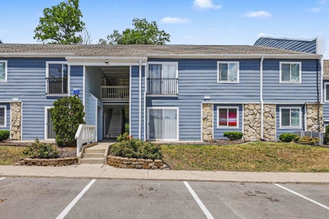 Photo of 1801 Irish Way #1873 WAY, South Bend, IN 46637 (MLS # 202637868)