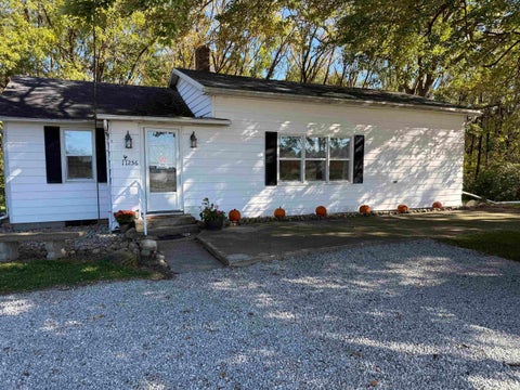 Tiny photo for 11256 N 450 E, Syracuse, IN 46567 (MLS # 202637056)