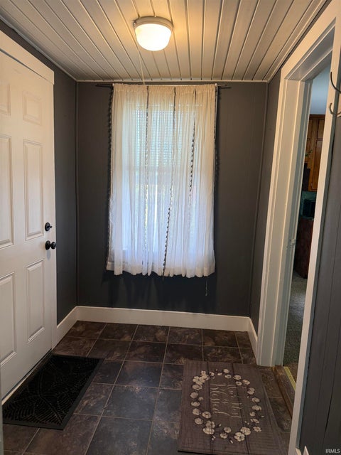 Tiny photo for 11256 N 450 E, Syracuse, IN 46567 (MLS # 202637056)