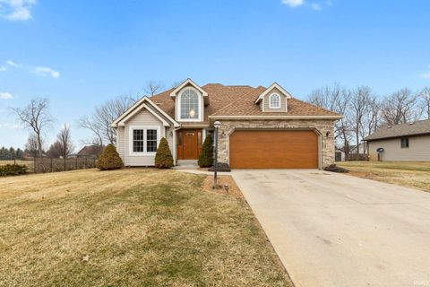 Photo of 108 E Deerwood Court, Warsaw, IN 46582 (MLS # 202606980)