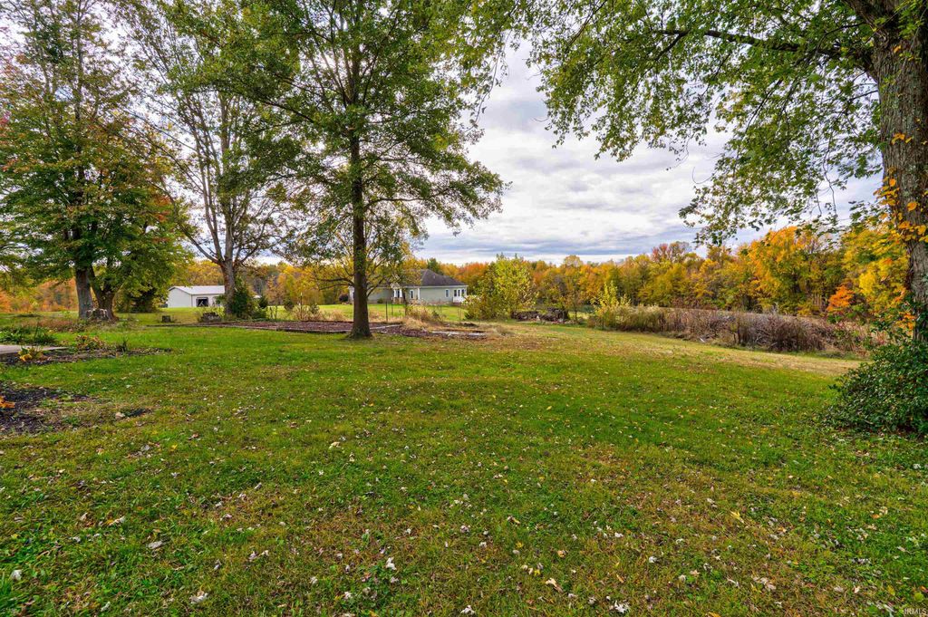 Photo of 4732 W 630 S, Huntingburg, IN 47542 (MLS # 202544868)