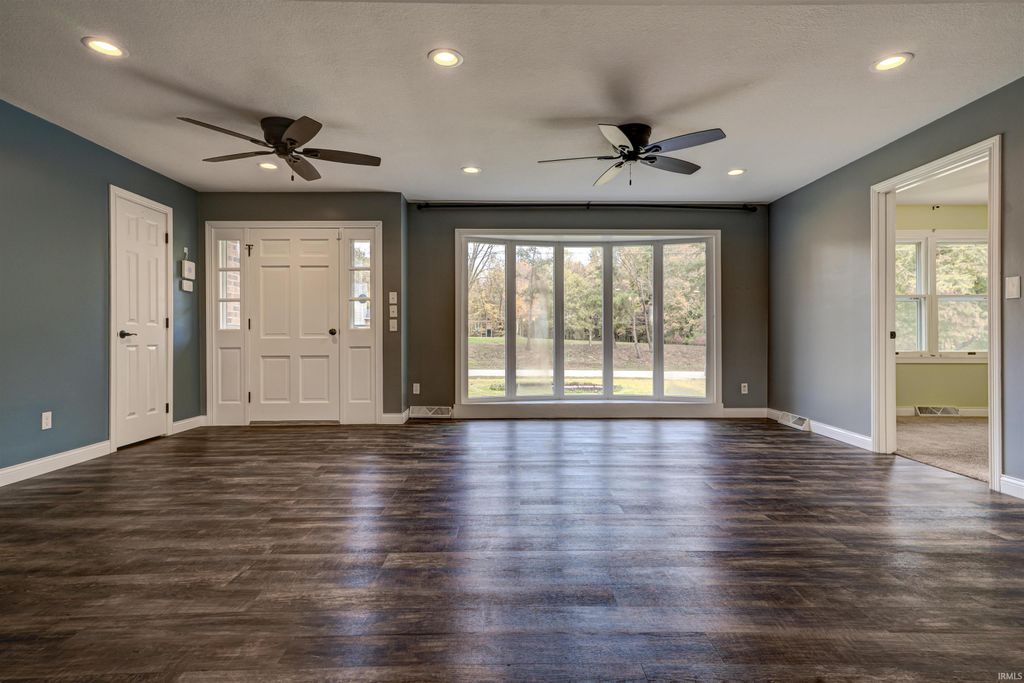 Photo of 4732 W 630 S, Huntingburg, IN 47542 (MLS # 202544868)