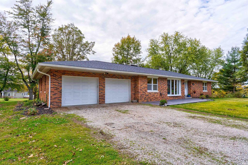 Photo of 4732 W 630 S, Huntingburg, IN 47542 (MLS # 202544868)