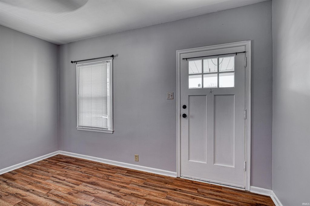 Photo of 728 E Parkland Avenue, Evansville, IN 47711 (MLS # 202608391)