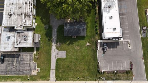 Tiny photo for 3731 E Market Street, Logansport, IN 46947 (MLS # 202539139)