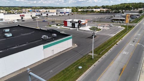 Tiny photo for 3731 E Market Street, Logansport, IN 46947 (MLS # 202539139)