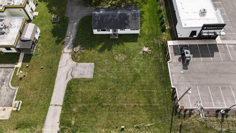 Photo of 3731 E Market Street, Logansport, IN 46947 (MLS # 202539139)