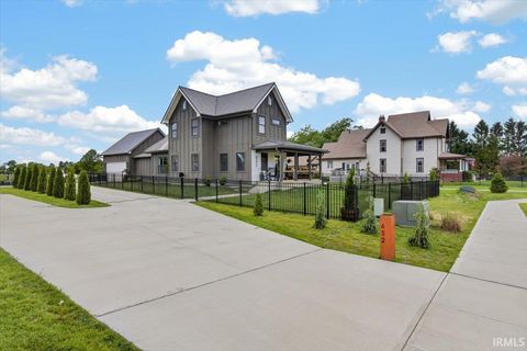 Tiny photo for 652 S Main Street, Whitestown, IN 46075 (MLS # 202624124)