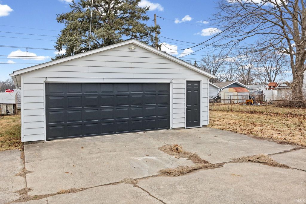 Photo of 1219 Davis Drive, Lafayette, IN 47909 (MLS # 202606229)