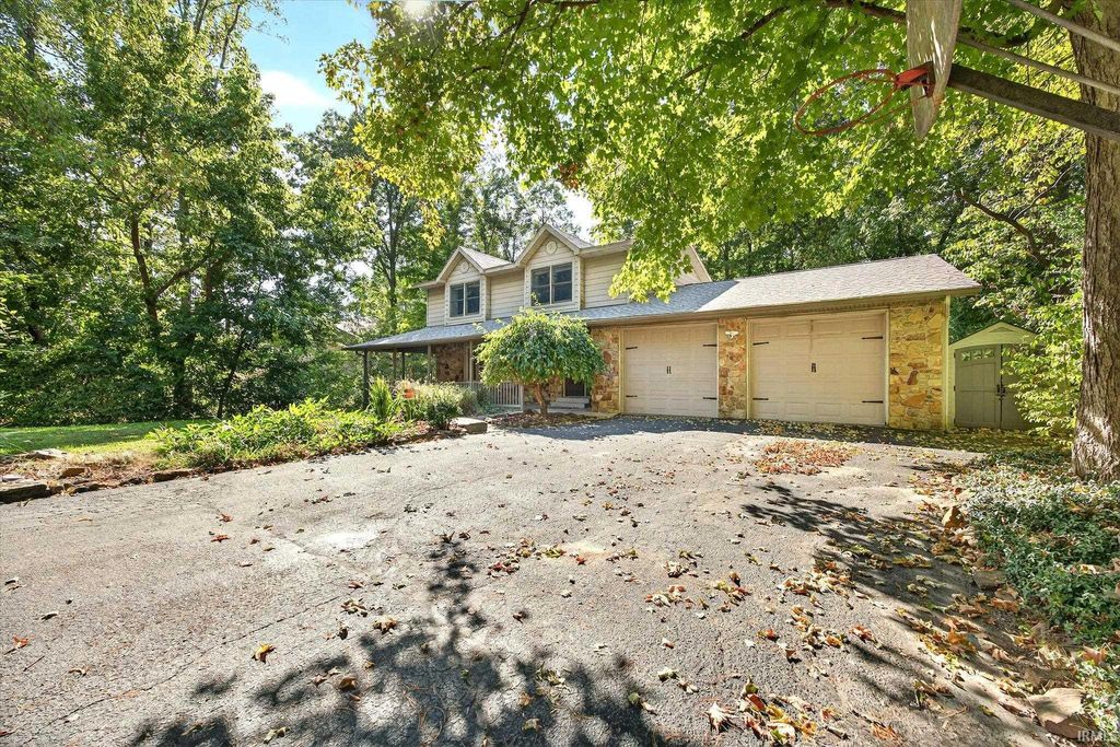 Photo of 2542 S Spicewood Lane, Bloomington, IN 47401 (MLS # 202603894)