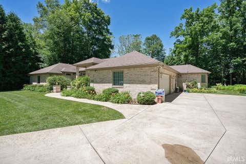 Tiny photo for 3304 OAKVIEW Court, Kokomo, IN 46902 (MLS # 202627321)