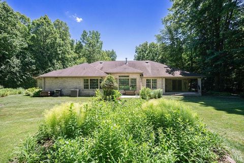 Tiny photo for 3304 OAKVIEW Court, Kokomo, IN 46902 (MLS # 202627321)