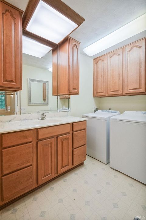 Tiny photo for 3304 OAKVIEW Court, Kokomo, IN 46902 (MLS # 202627321)